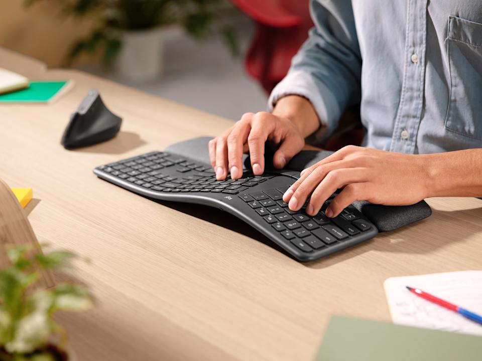 Foldable portable keyboard